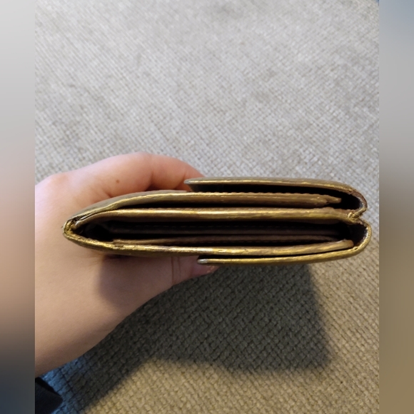 PENDING TRADE ❣️ 🎉SALE - Louis Vuitton wallet - Picture 7 of 10